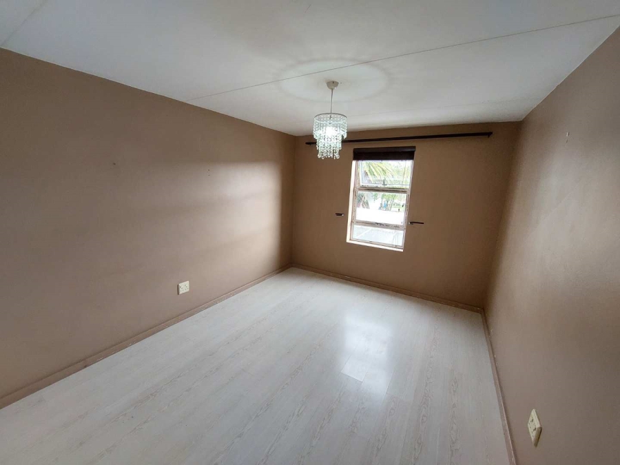 To Let 2 Bedroom Property for Rent in Lansdowne Western Cape